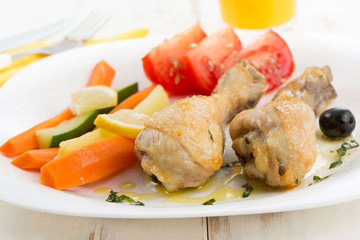 https://www.momjunction.com/wp-content/uploads/2014/04/Chicken-and-carrots-finger-food.jpg