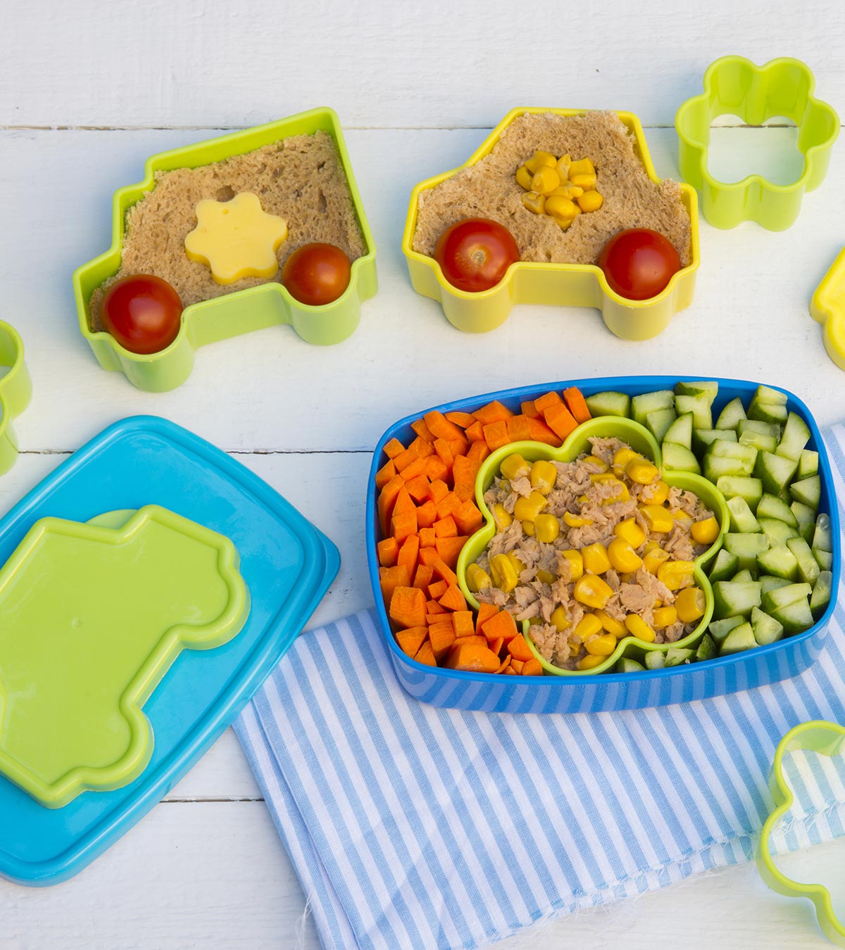 https://www.momjunction.com/wp-content/uploads/2014/06/15-Best-Lunch-Boxes-For-Kids-In-2019-1.jpg