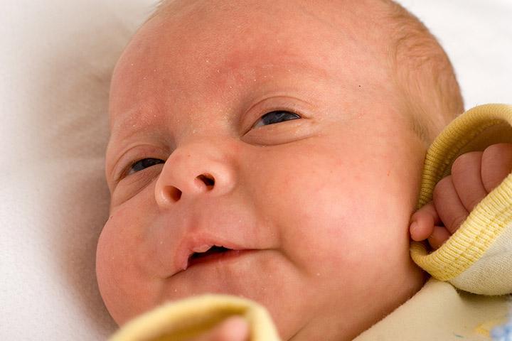 why-do-babies-sleep-with-their-eyes-open