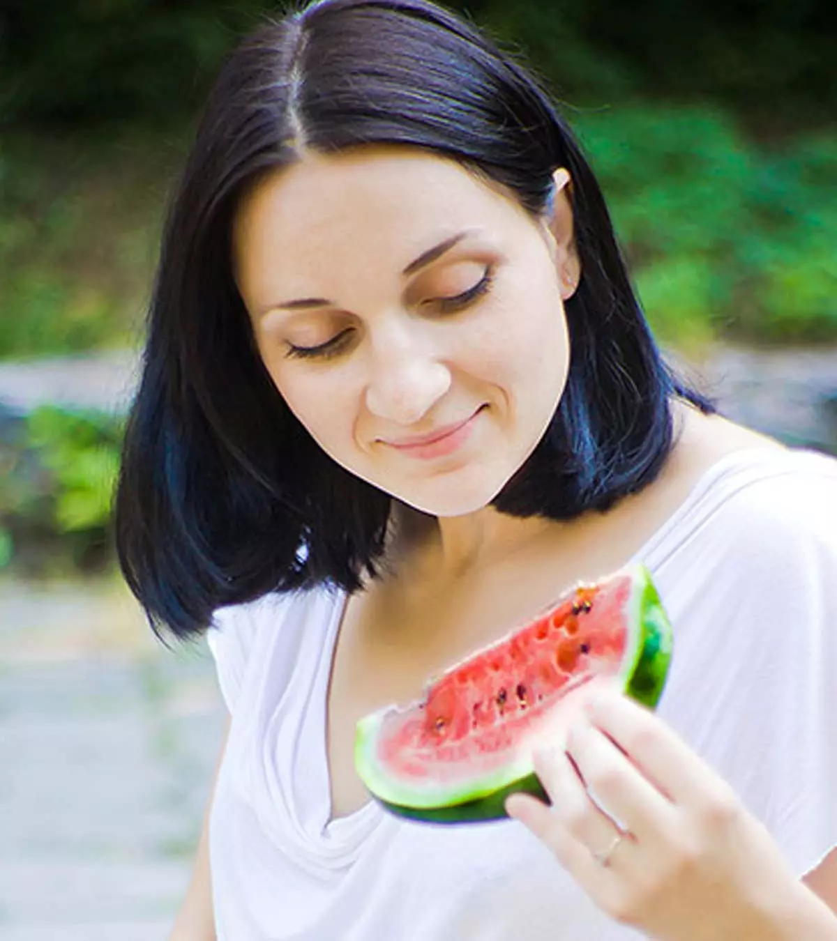 9 Healthy Reasons To Eat More Watermelon During Pregnancy