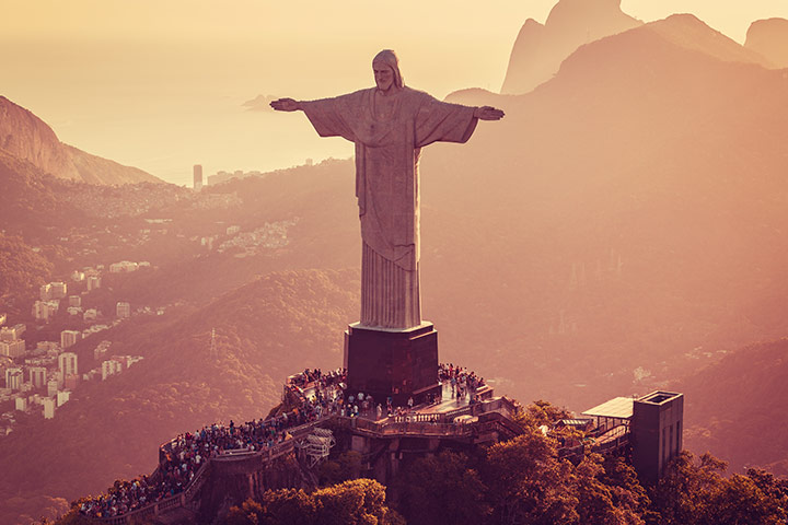 Fun fact: The T-pose emote is called Redeemer in Brazil,reference to  Christ the Redeemer Statue on Brazil : r/FortNiteBR