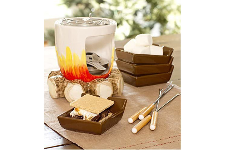 https://www.momjunction.com/wp-content/uploads/2020/06/Hersheys-Smores-Maker-Complete-Set.jpg