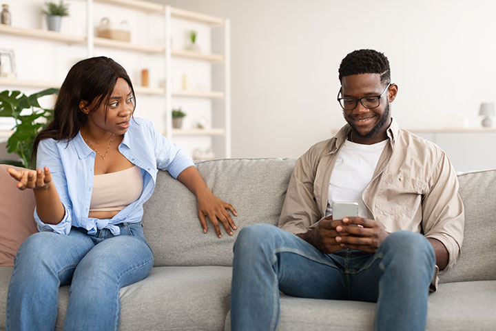 21 Signs That He Is Losing Interest In You