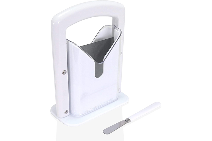 https://www.momjunction.com/wp-content/uploads/2020/10/Gavanto-Bagel-Guillotine-Slicer.jpg