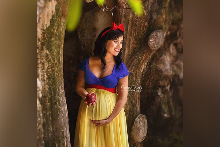 Un Photographe Transforme Les Futures Mamans En Princesses Disney Enceintes Romantikes 