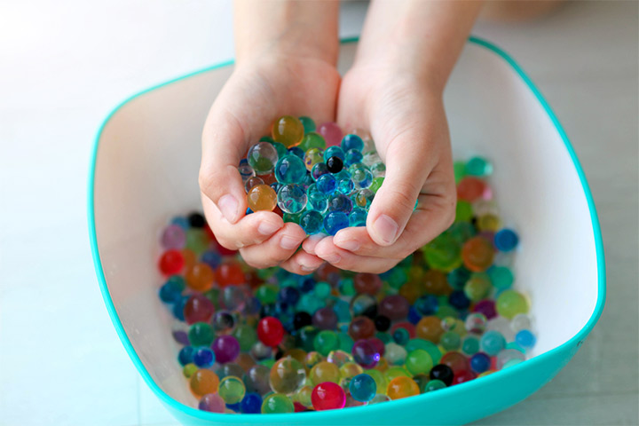 Water Beads sensory activity for hot summer days!