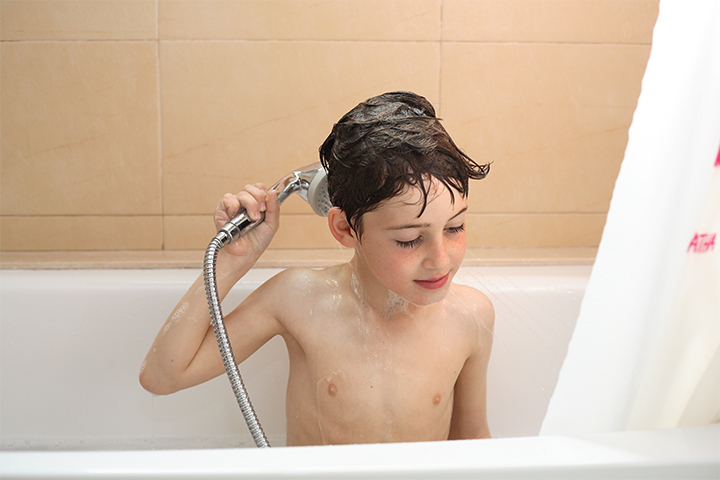 Why Won't My Teen Shower? 3 Tips on Teaching Teens About Hygiene -  FamilyEducation