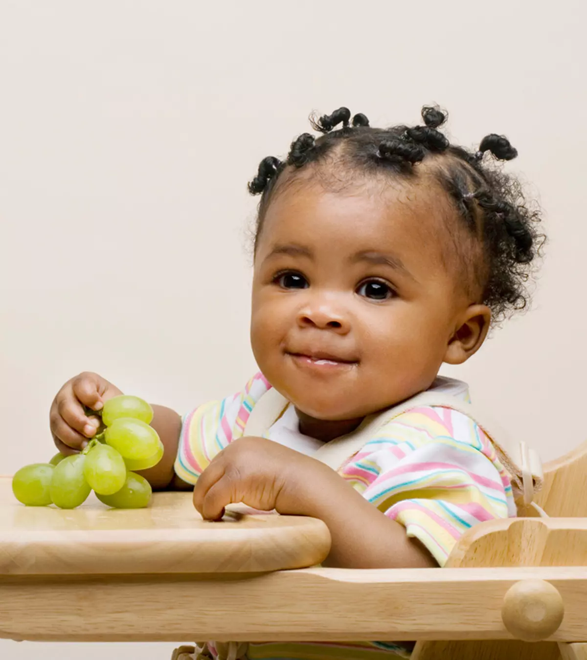 Grapes For Babies: Right Age, How To Cut, Benefits &amp; Recipes