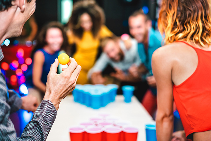 10 ADULT PARTY GAMES To play before you grow old