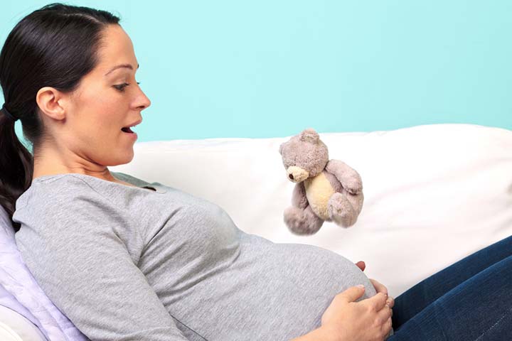 4 Wonderful Effects Of Listening To Music During Pregnancy