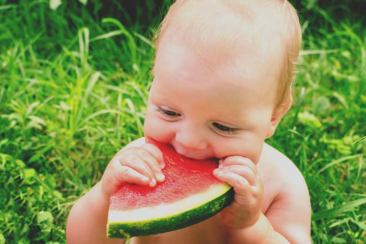 https://www.momjunction.com/wp-content/uploads/2022/10/Hydrate-your-baby-with-water-rich-fruits.jpg