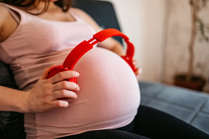 Is It Safe to Put Headphones on Your Belly During Pregnancy?