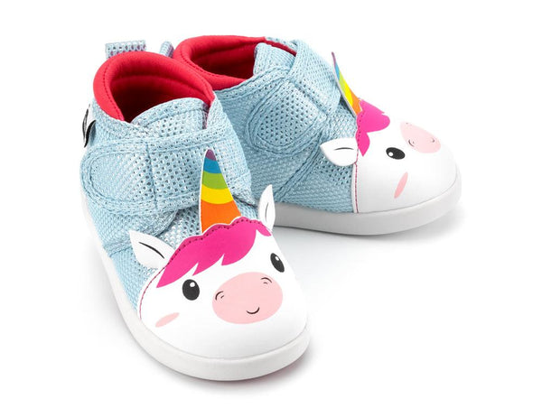 https://www.momjunction.com/wp-content/uploads/product-images/ikiki-squeaky-shoes-for-toddlers_afl275.jpg