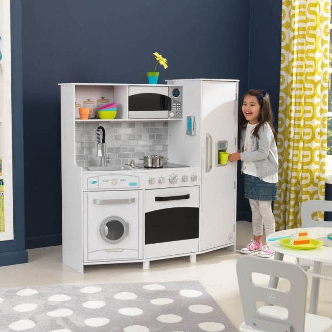 https://www.momjunction.com/wp-content/uploads/product-images/kidkraft-large-wooden-play-kitchen-with-lights--sounds_afl1466.jpg