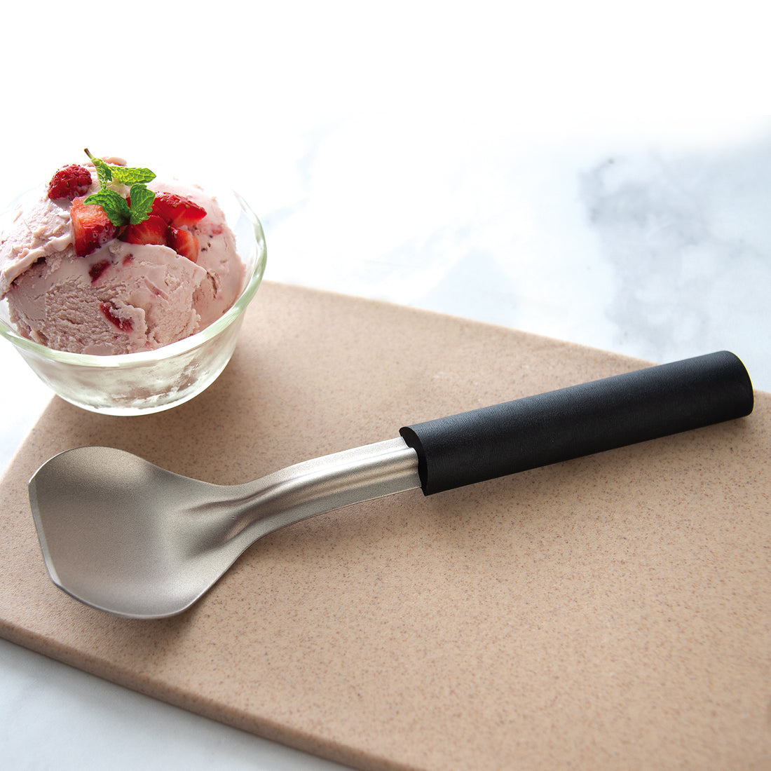 OXO Good Grips Classic Ice Cream Scoop + Reviews, Crate & Barrel in 2023